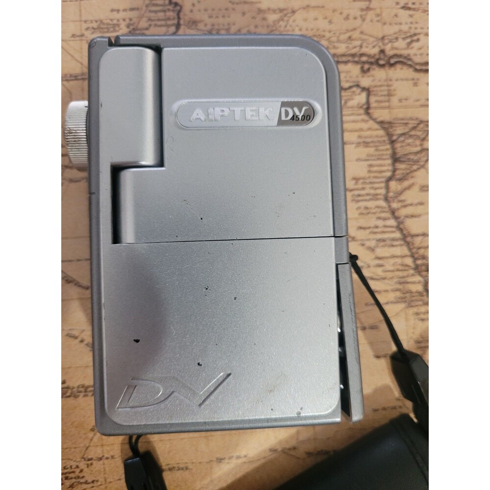 Aiptek DUO-V25 Digital Camera/Camcorder/Voice Recorder Silver See Description